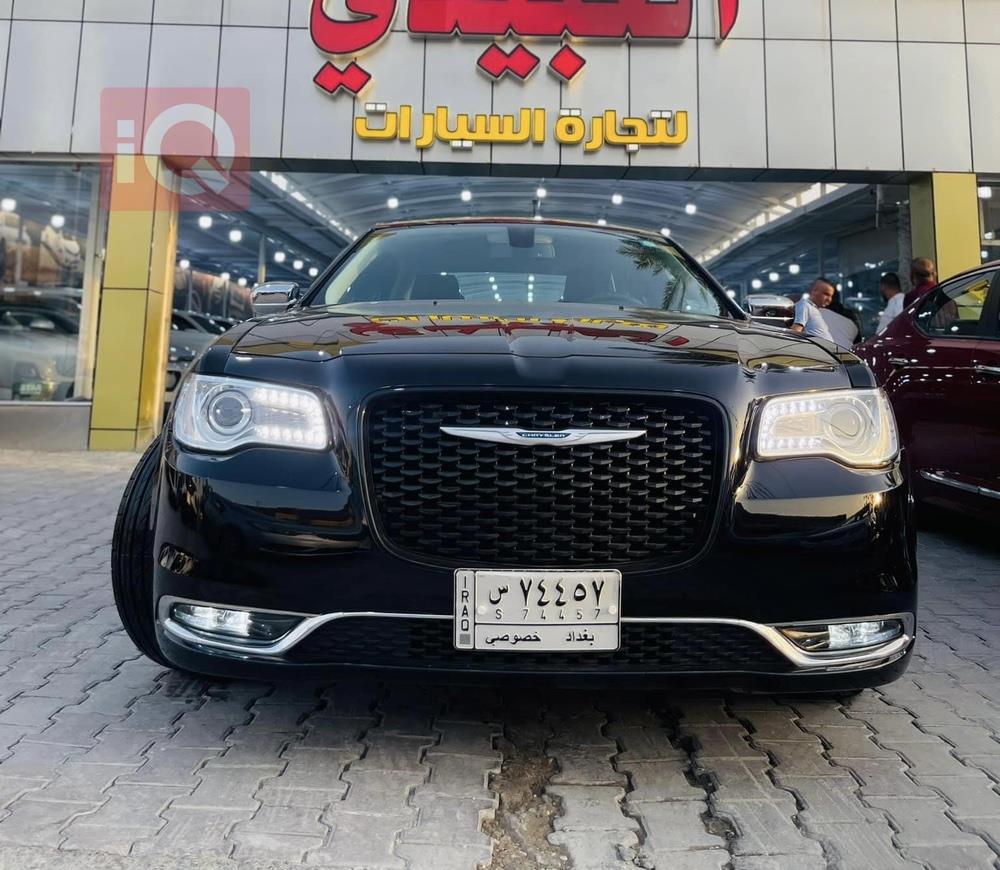 کرایسلەر 300